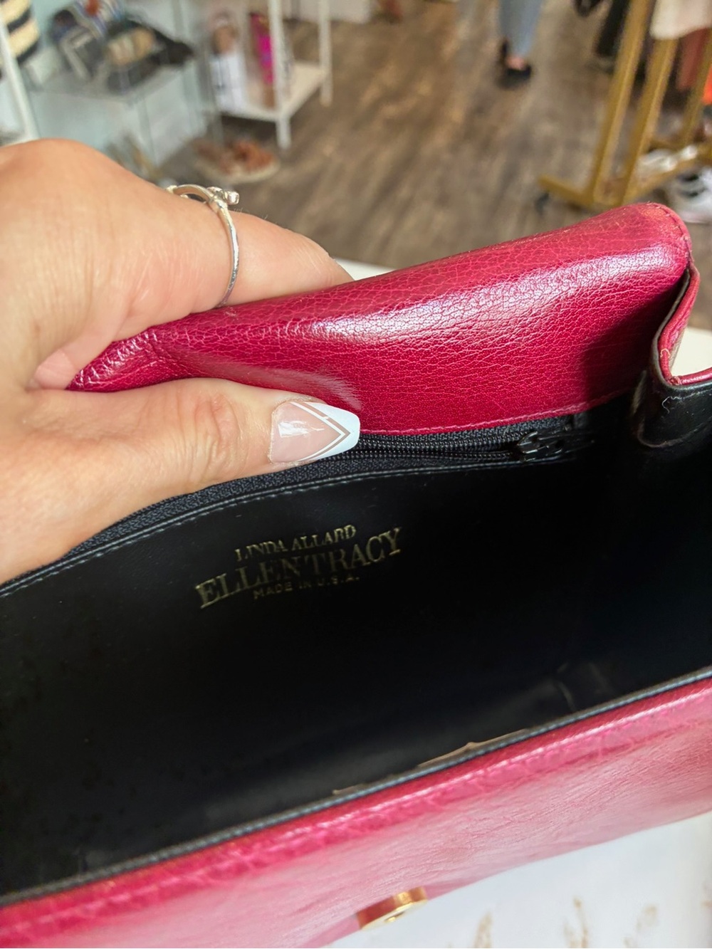 Ellen Tracy vintage Fuchsia Crossbody Bag with Gold Ring Accent - Picture 2 of 2